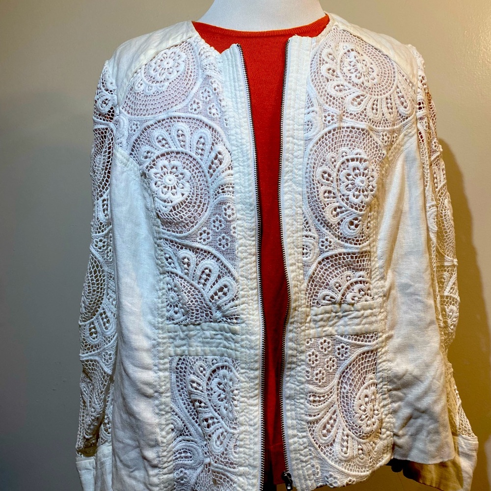I.N.C XL white embroidered zipper jacket.Gently used. Non-smoker